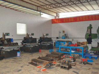 腳輪模具（jù）生產車（chē）間